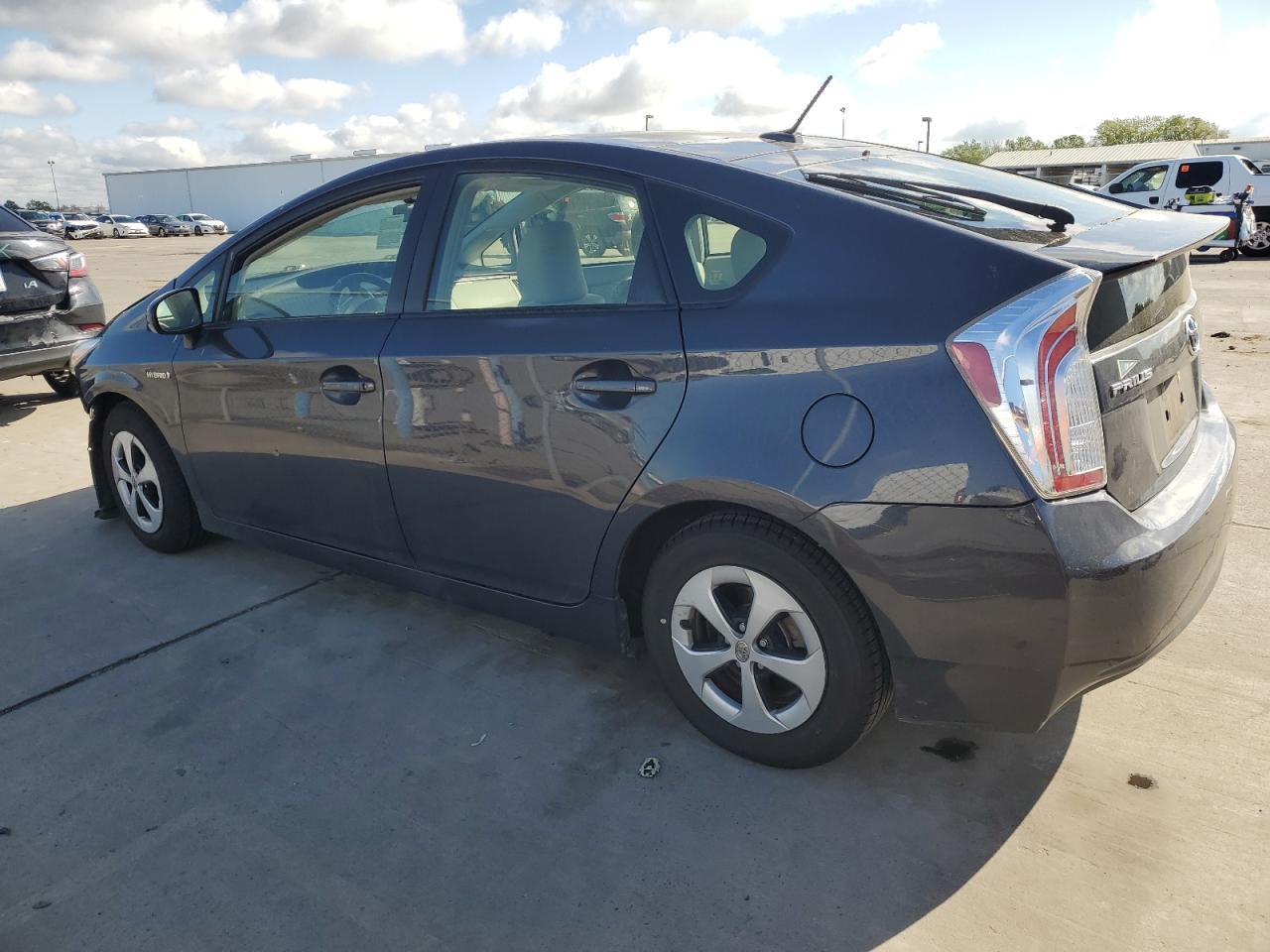2013 TOYOTA PRIUS - Image 2