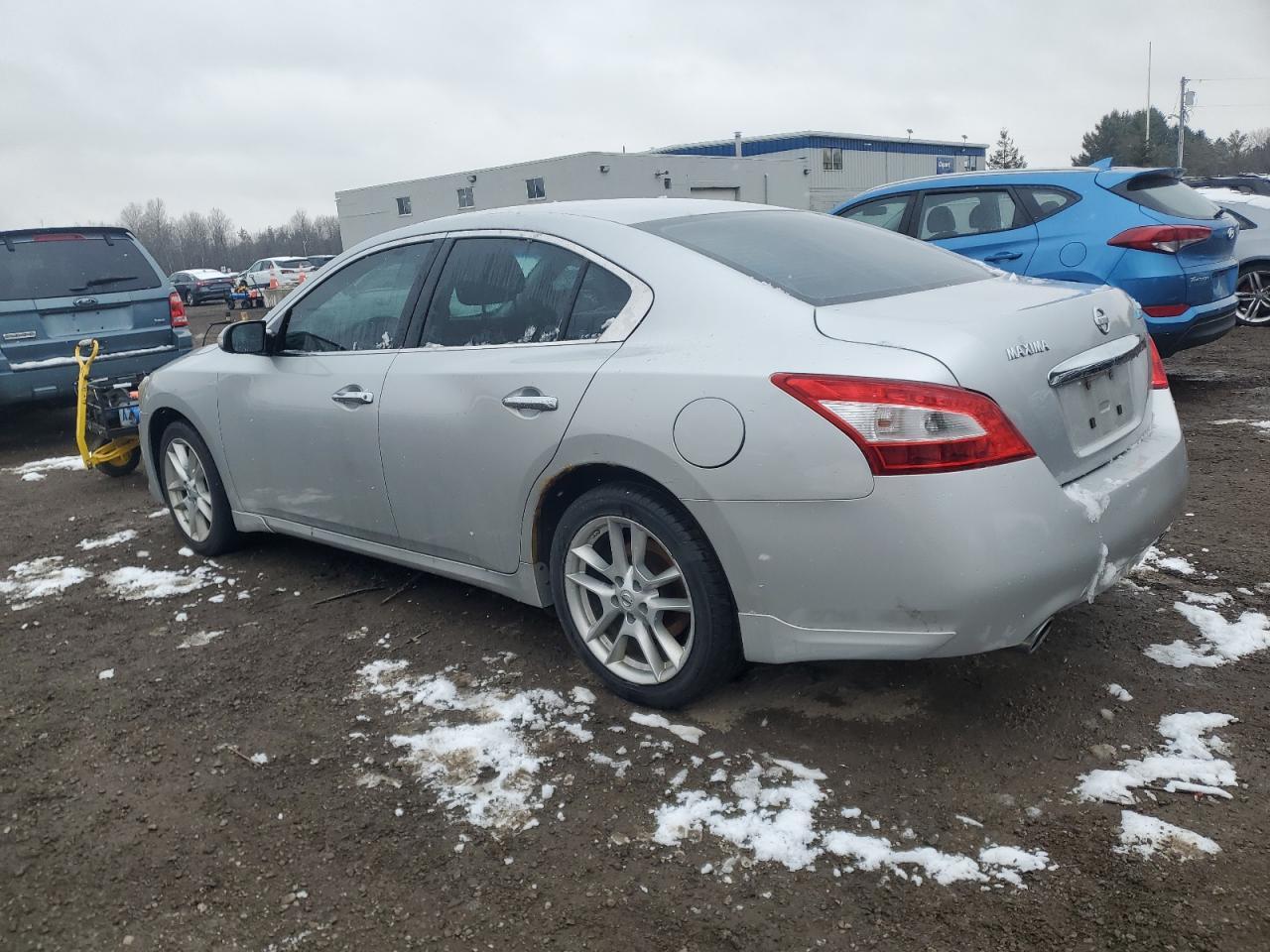 2011 NISSAN MAXIMA S - Image 2