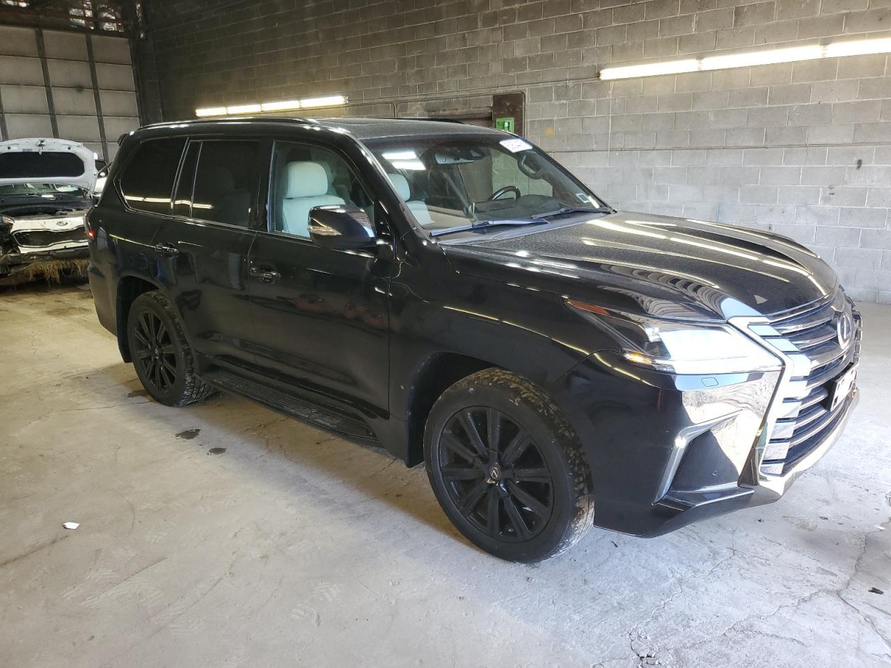 2019 LEXUS LX 570 - Фото 4