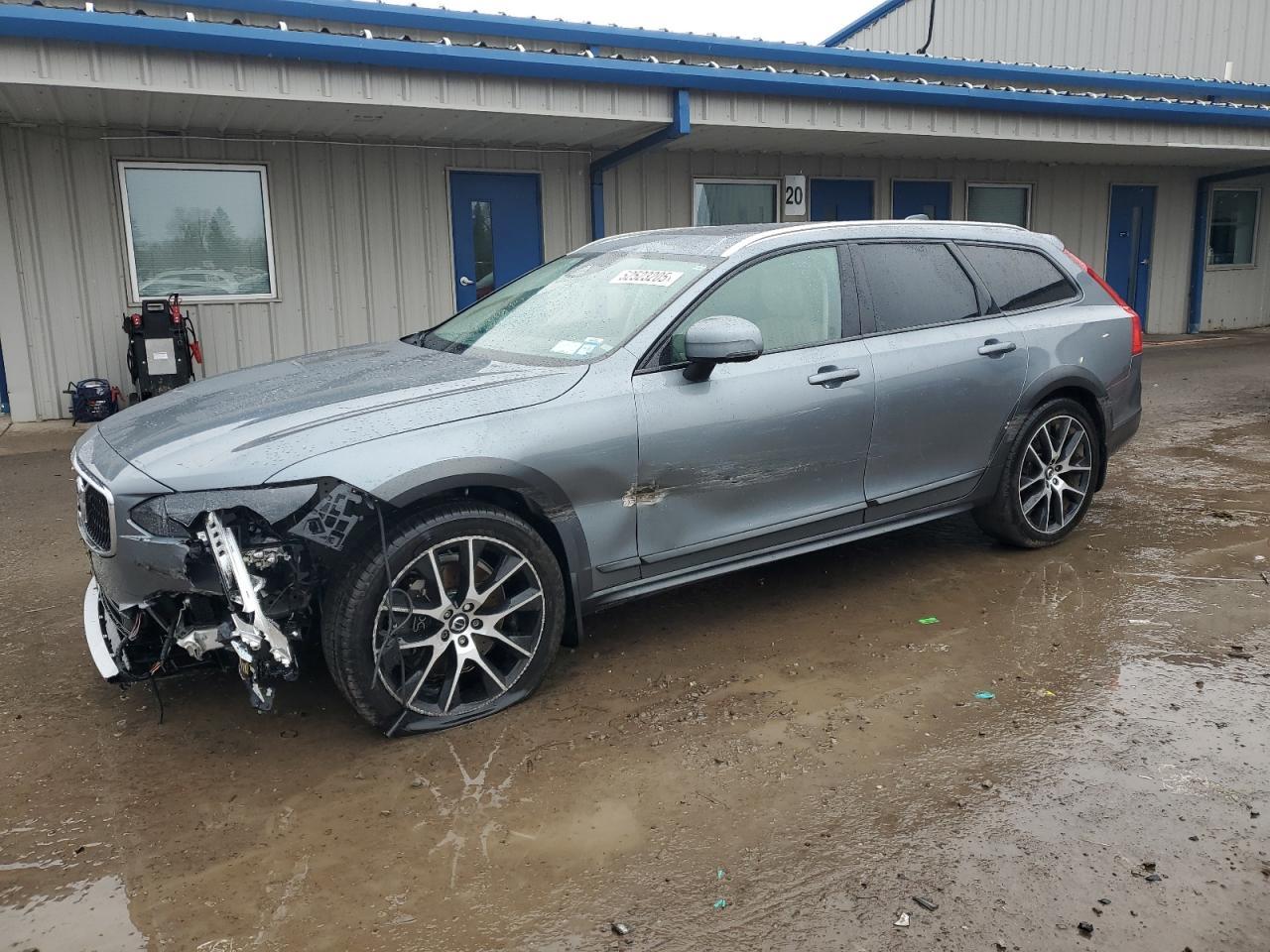 2020 VOLVO V90 CROSS