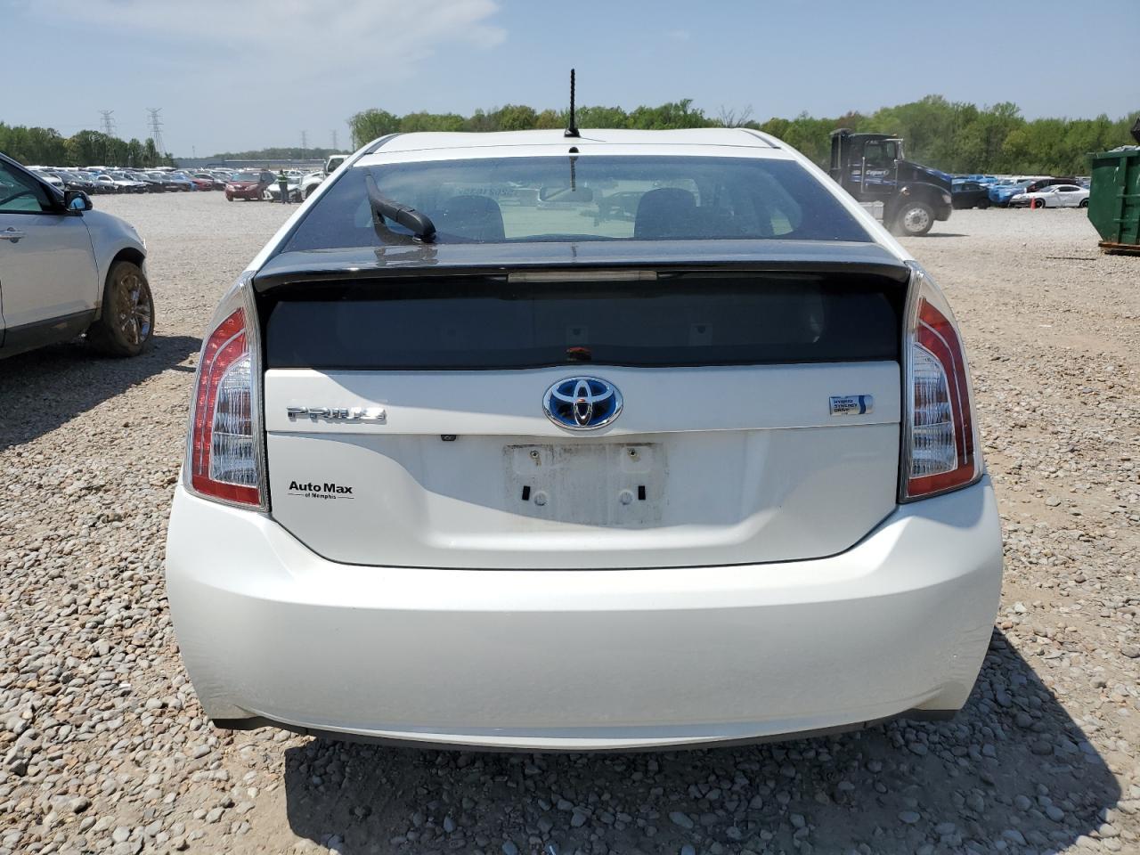 2015 TOYOTA PRIUS - Image 6