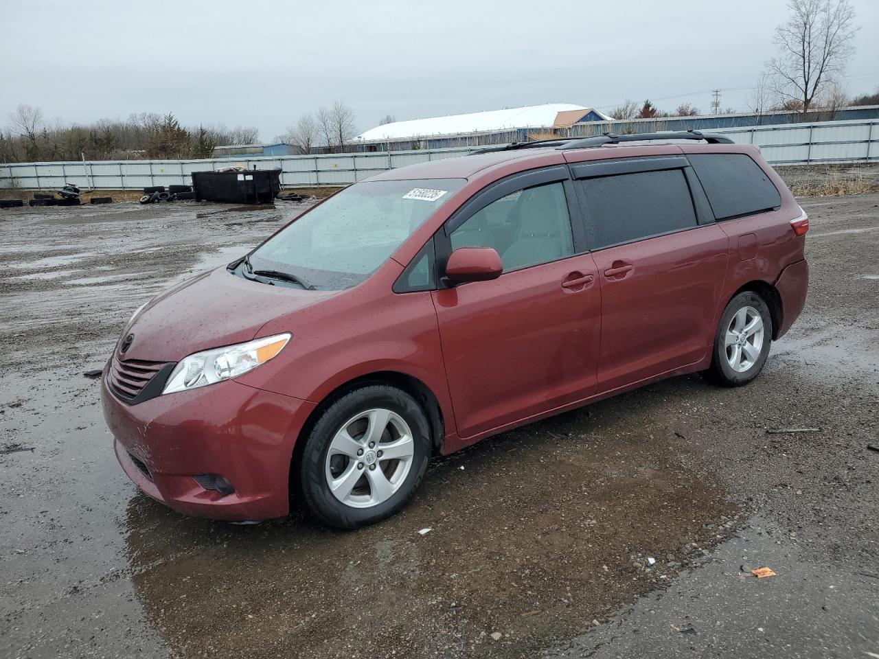 2015 TOYOTA SIENNA LE