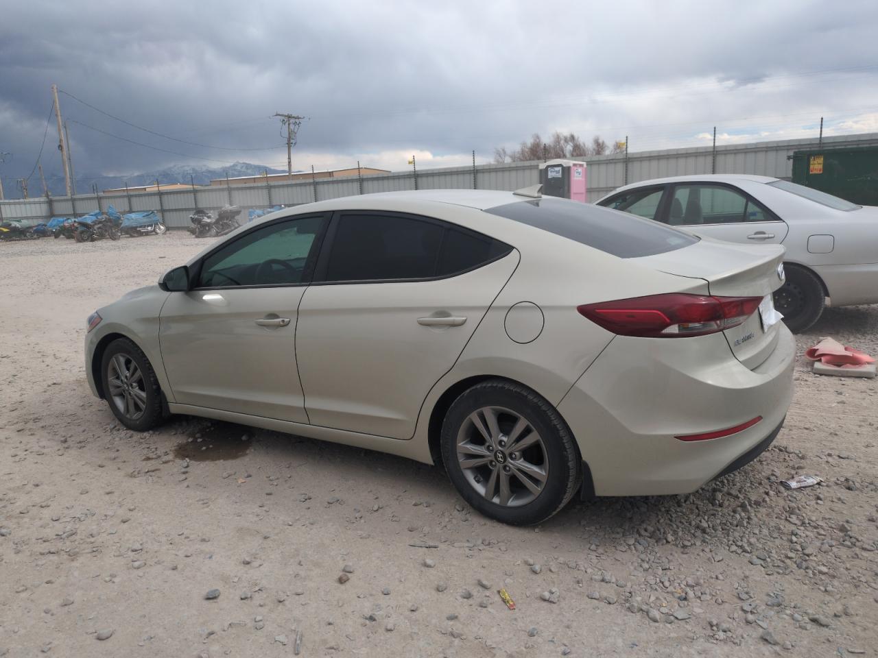 2017 HYUNDAI ELANTRA SE - Image 2