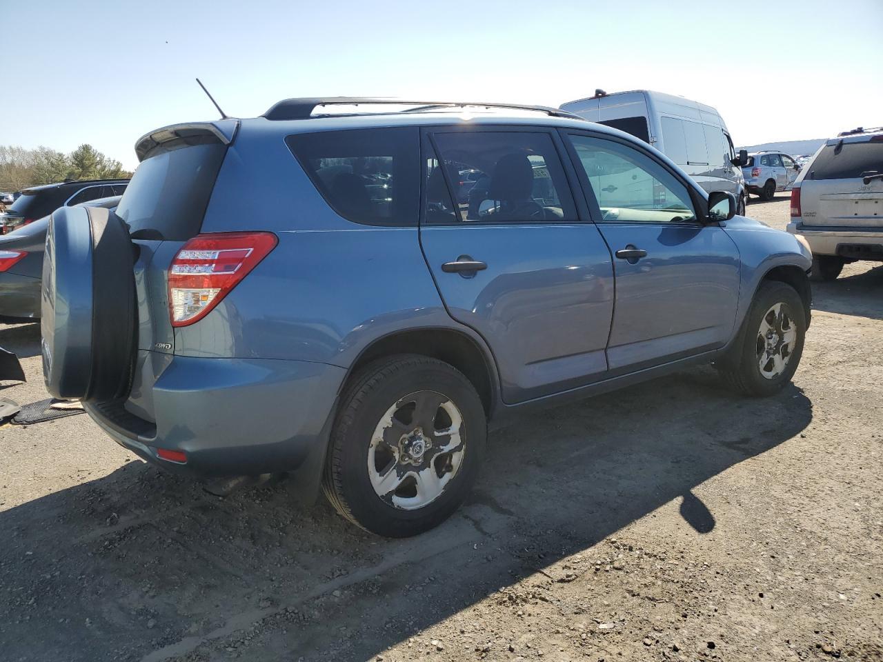 2011 TOYOTA RAV4 - Image 3