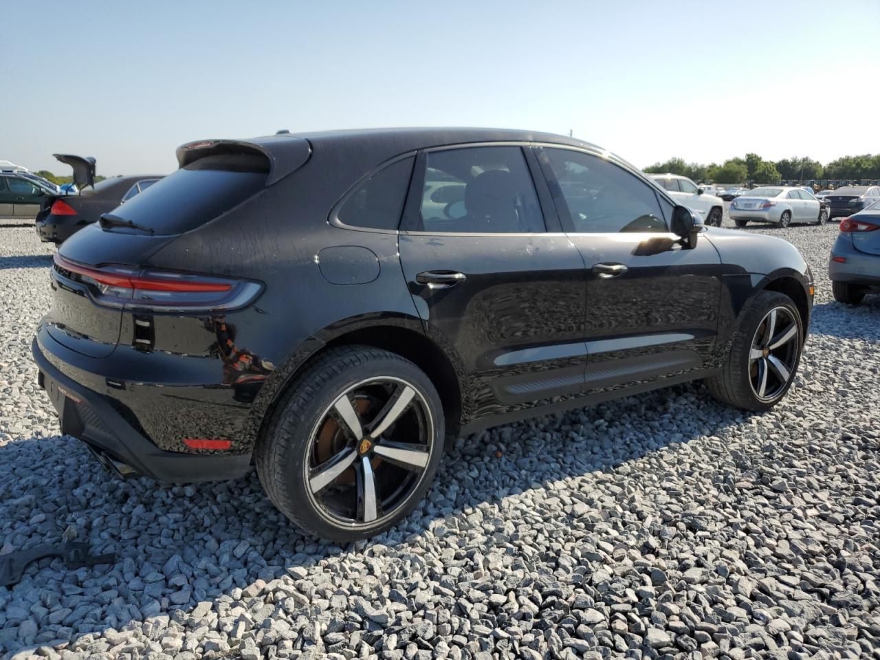 2023 PORSCHE MACAN BASE - Image 3