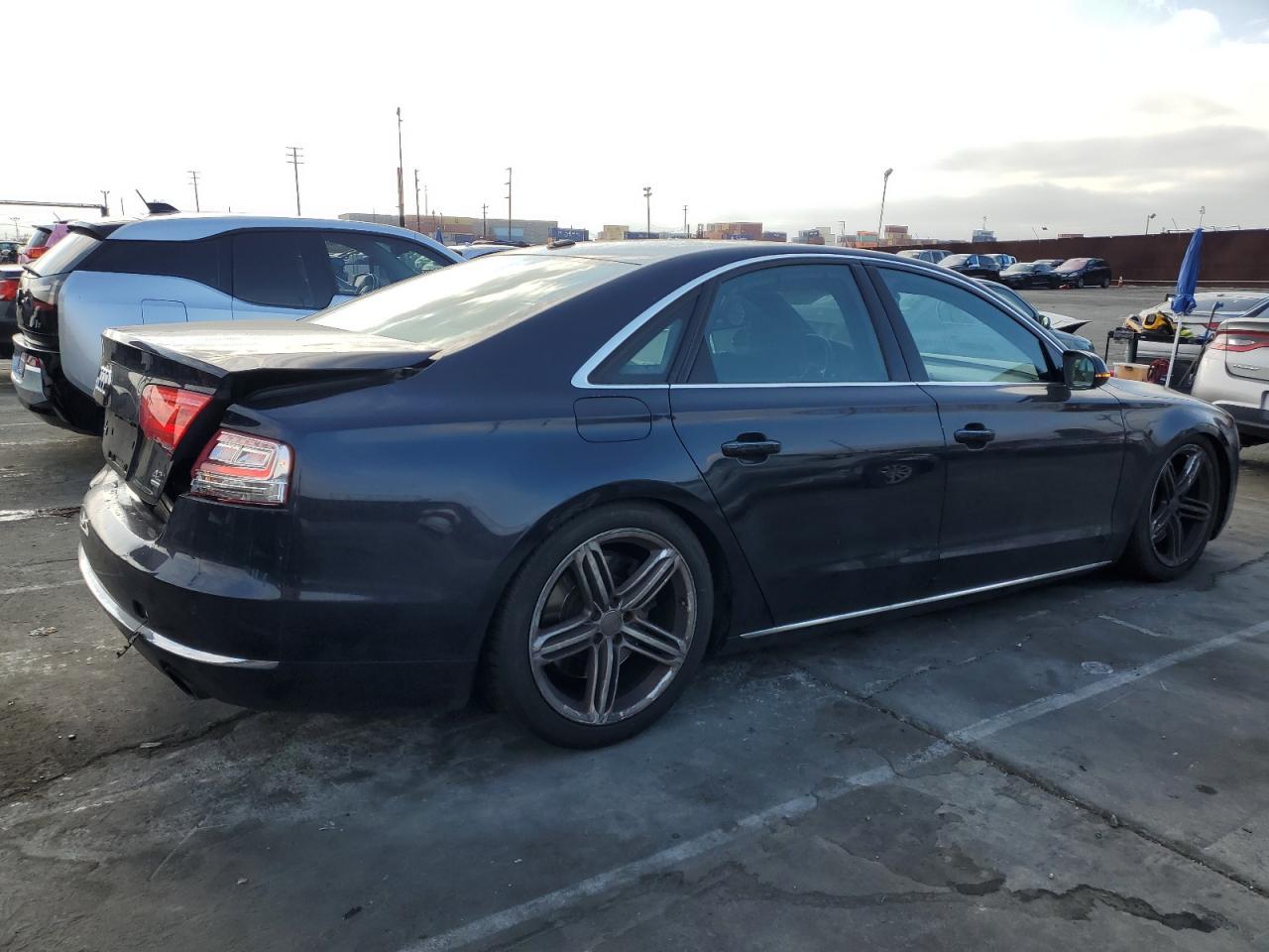 2011 AUDI A8 QUATTRO - Фото 3