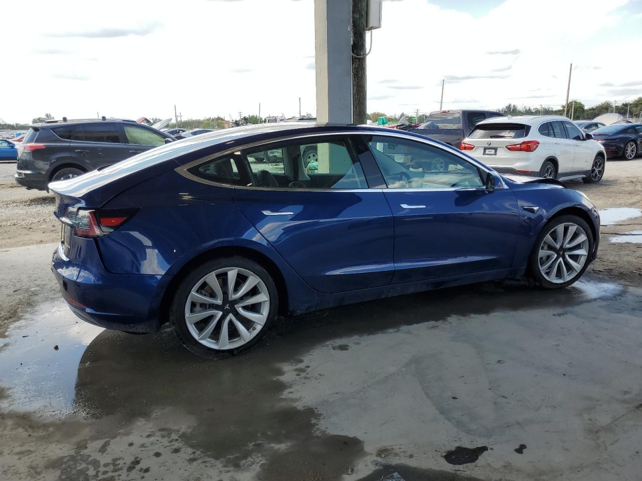 2019 TESLA MODEL 3 - Фото 3