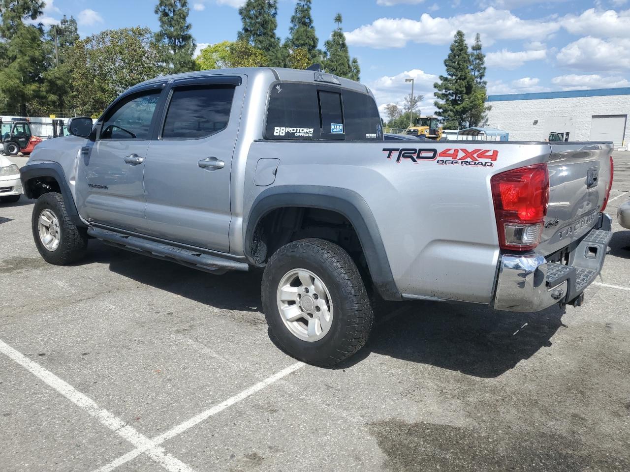 2017 TOYOTA TACOMA DOU - Фото 2