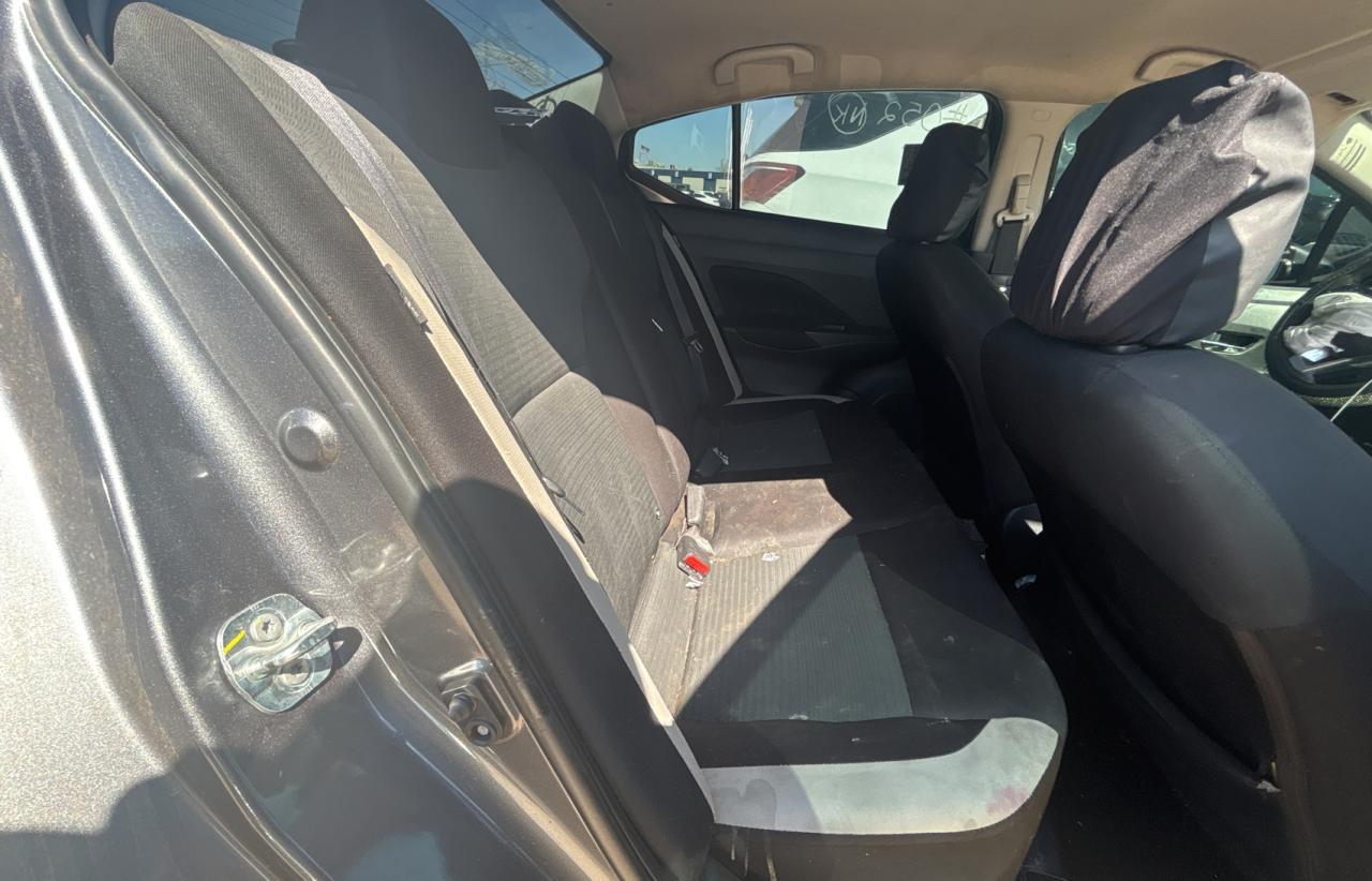 2021 NISSAN VERSA SV - Фото 6
