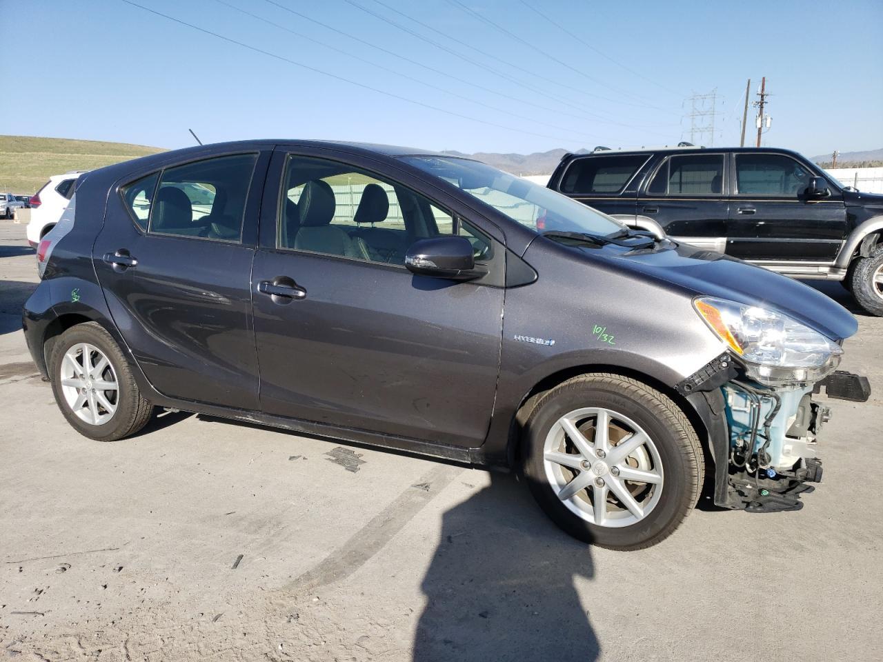 2013 TOYOTA PRIUS C - Фото 4