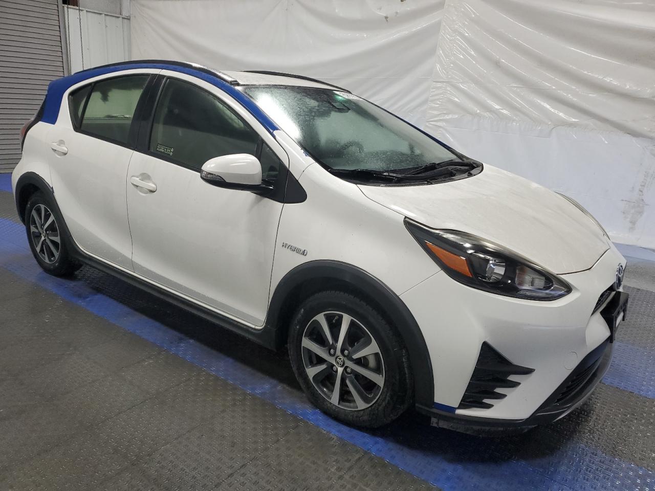 2018 TOYOTA PRIUS C - Фото 4