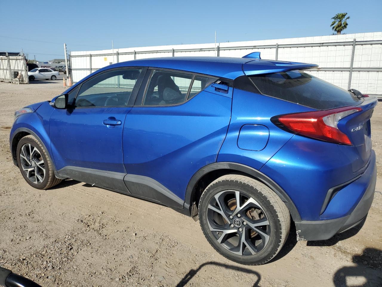 2018 TOYOTA C-HR XLE - Image 2