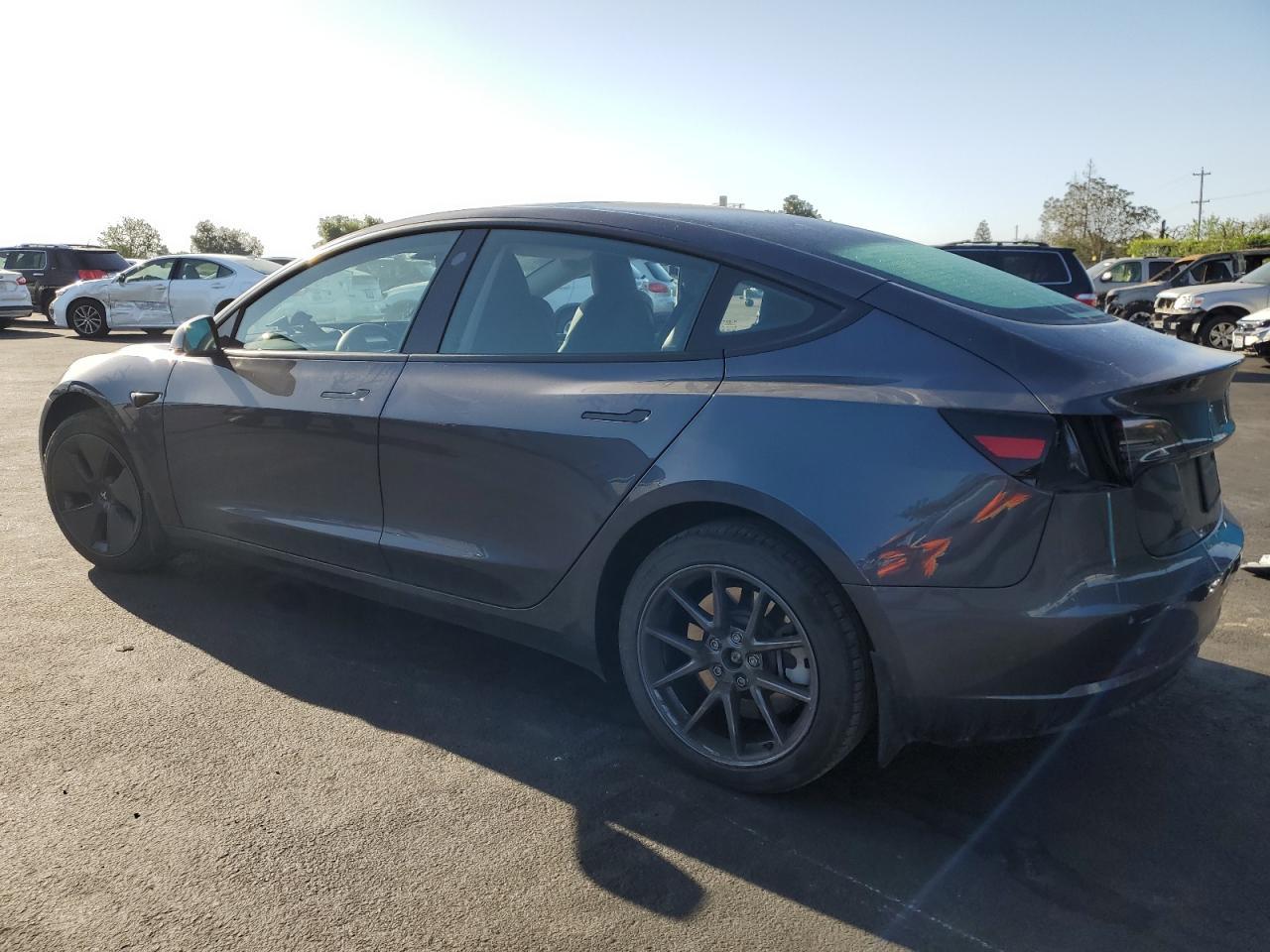 2023 TESLA MODEL 3 - Фото 2