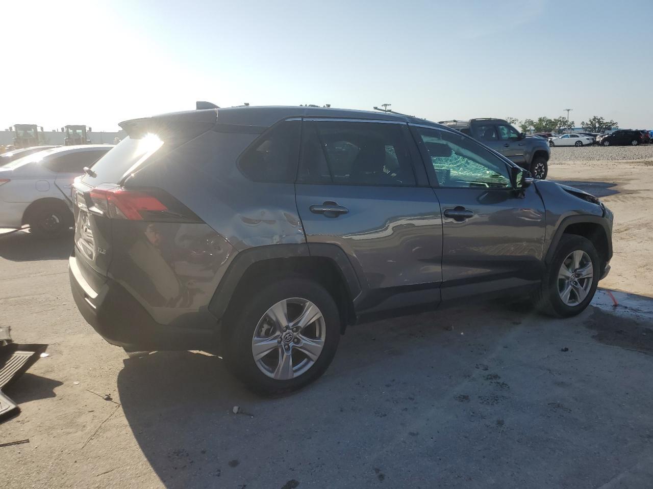 2022 TOYOTA RAV4 XLE - Image 3