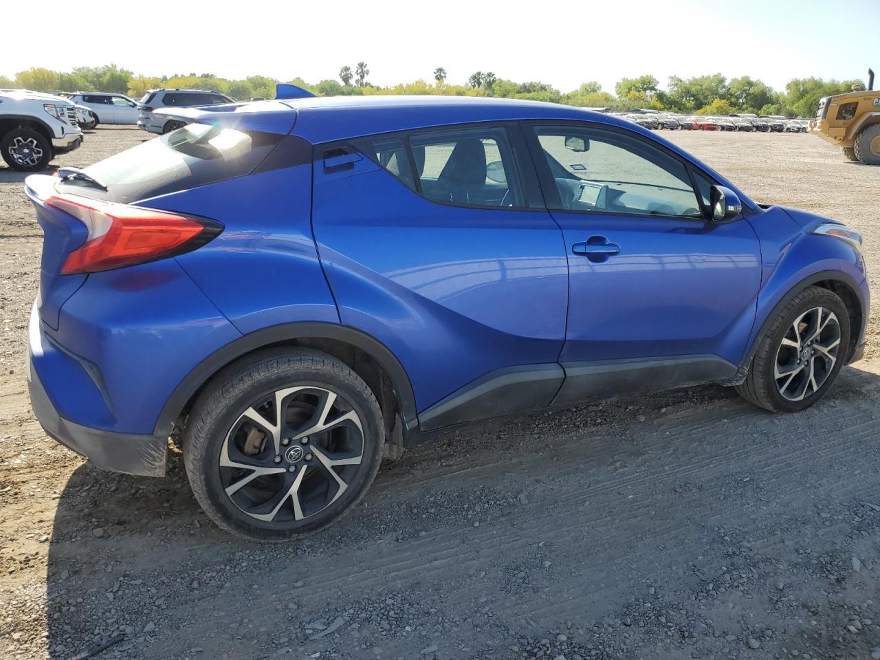 2018 TOYOTA C-HR XLE - Image 3