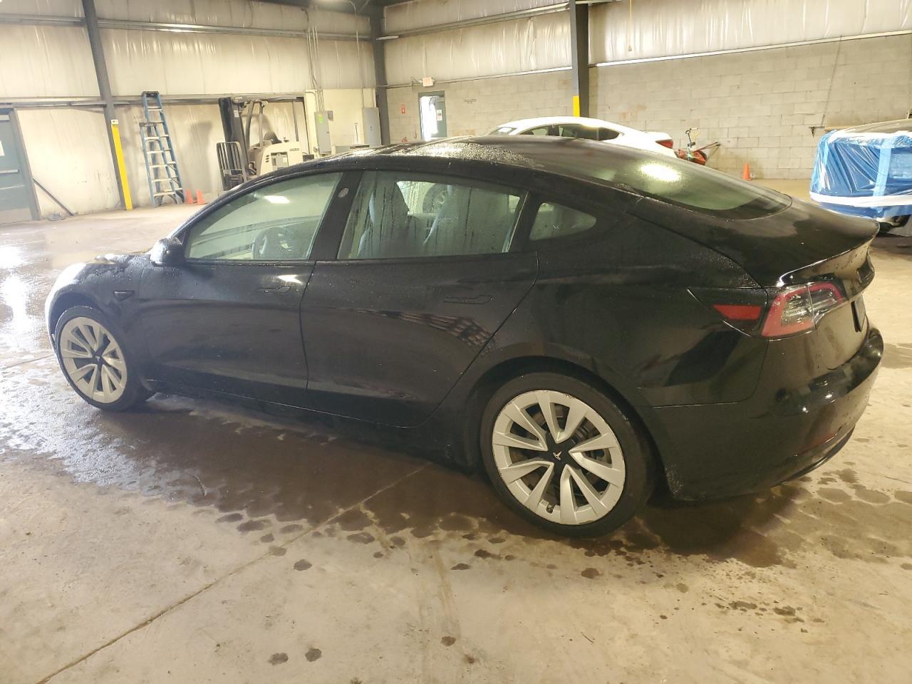 2023 TESLA MODEL 3 - Фото 2