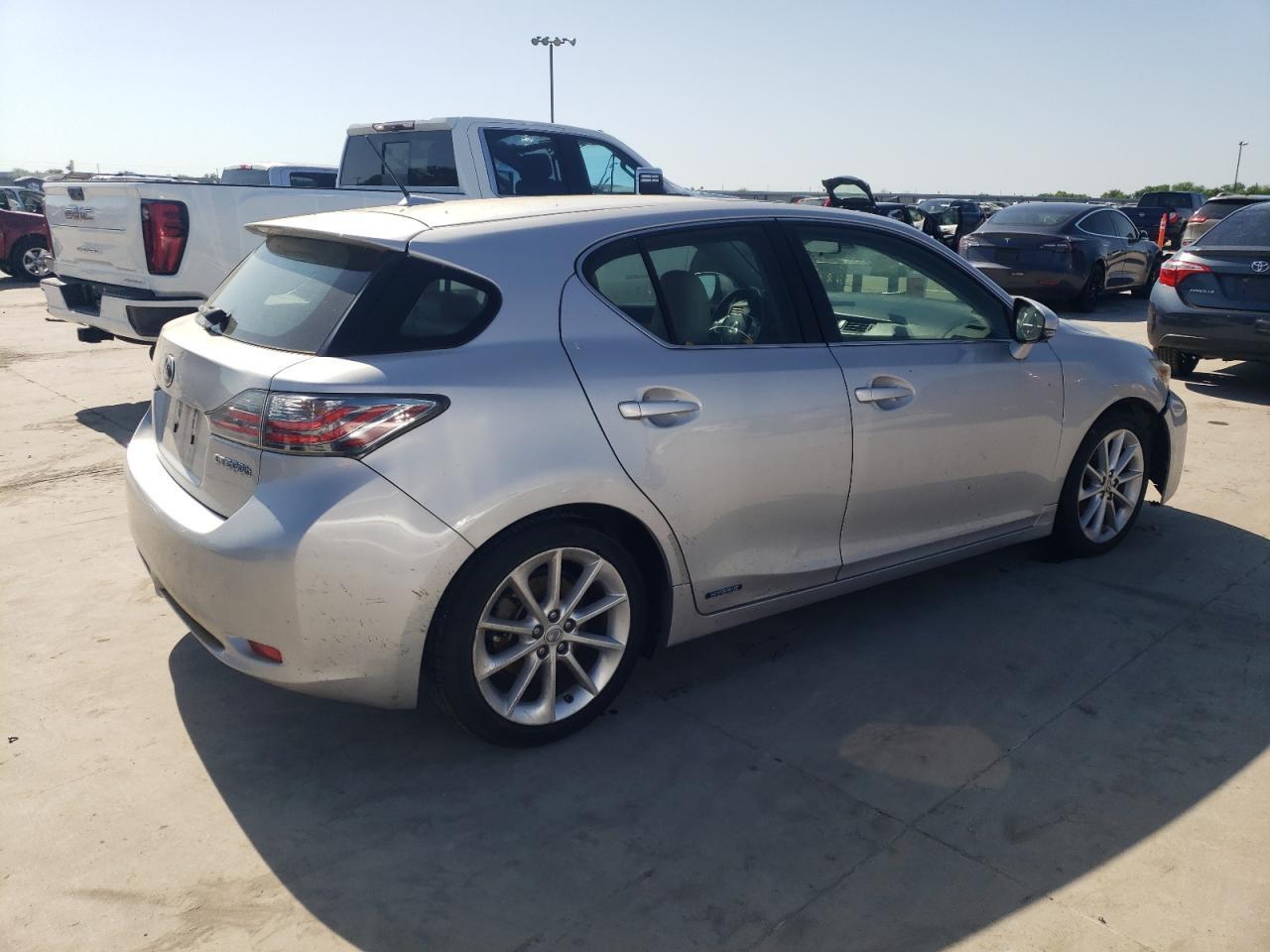 2011 LEXUS CT 200 - Фото 3