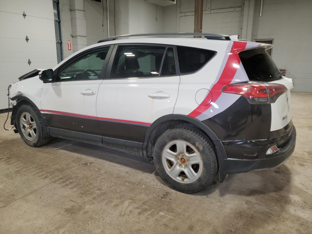 2017 TOYOTA RAV4 XLE - Фото 2