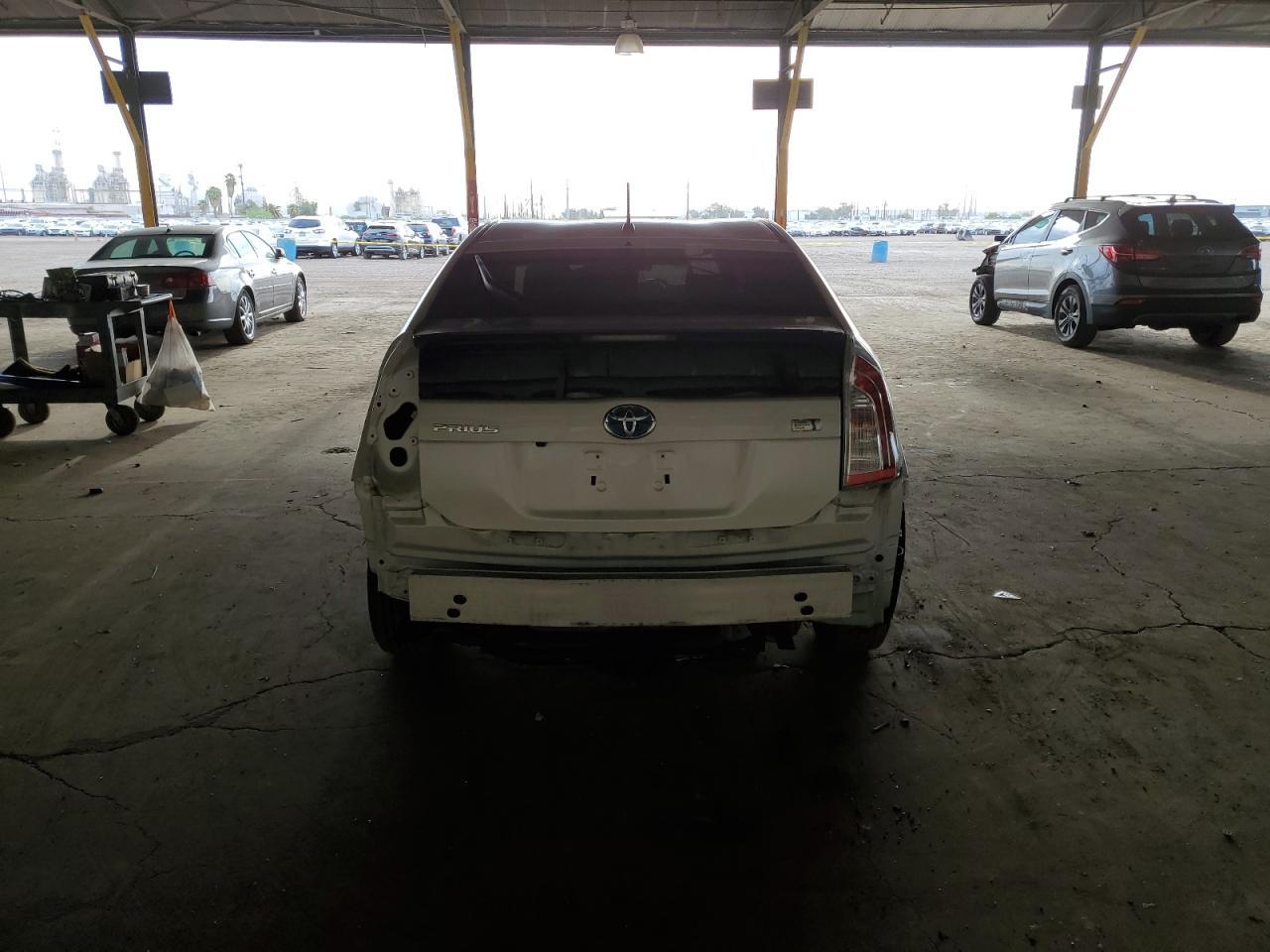 2015 TOYOTA PRIUS - Фото 6