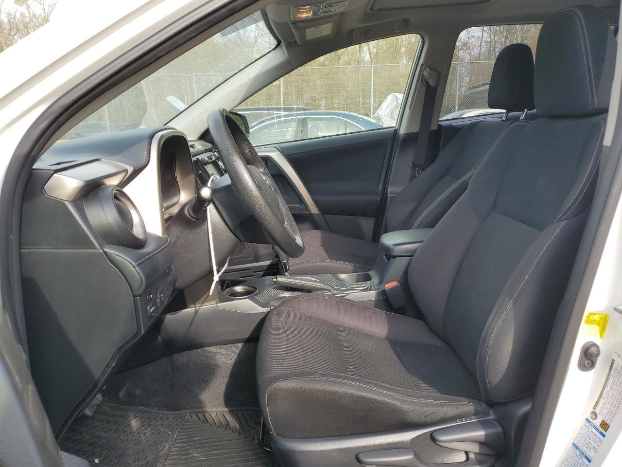 2015 TOYOTA RAV4 XLE - Фото 7