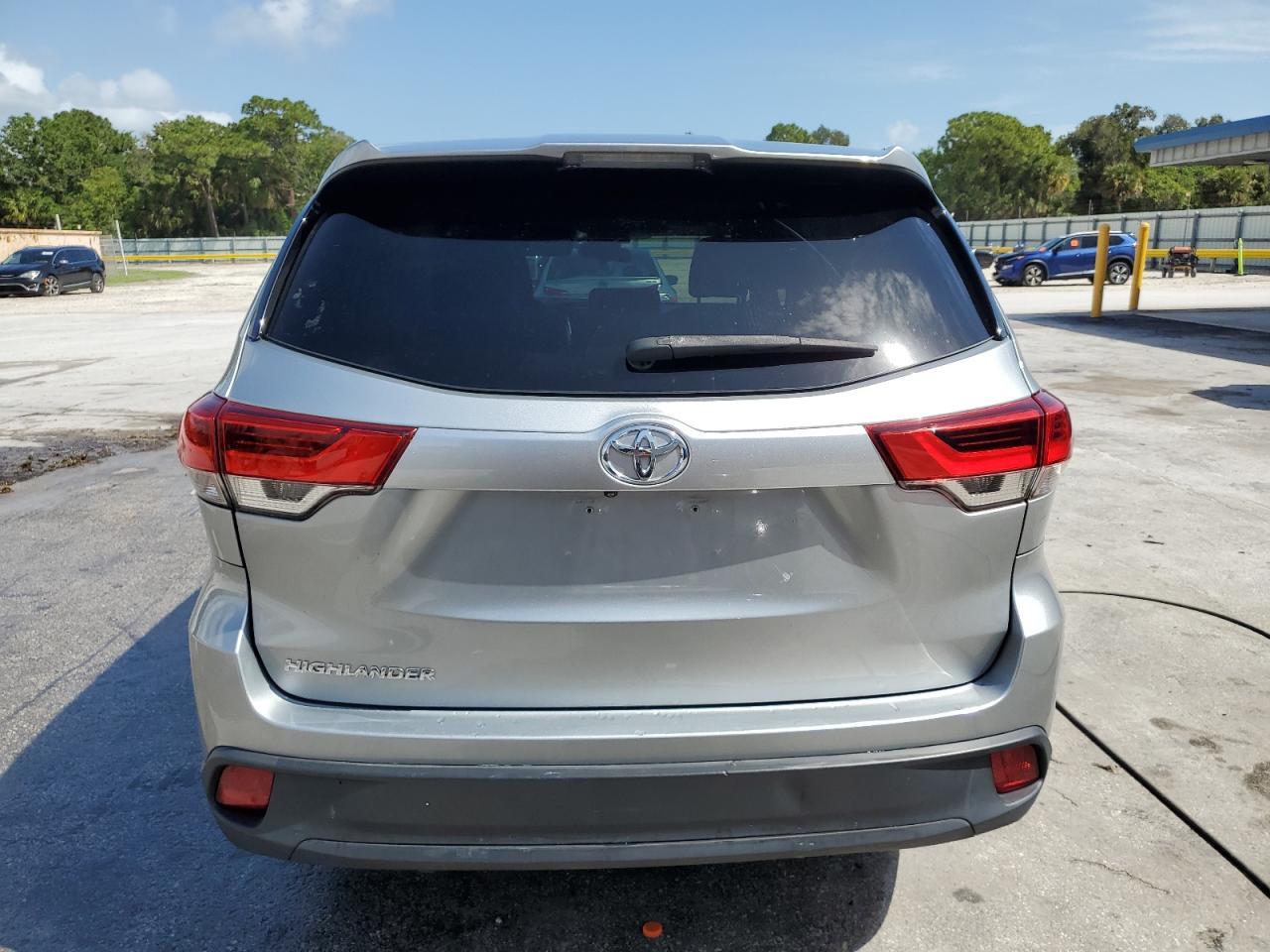 2019 TOYOTA HIGHLANDER - Image 6