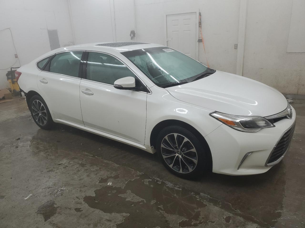 2016 TOYOTA AVALON XLE - Image 4