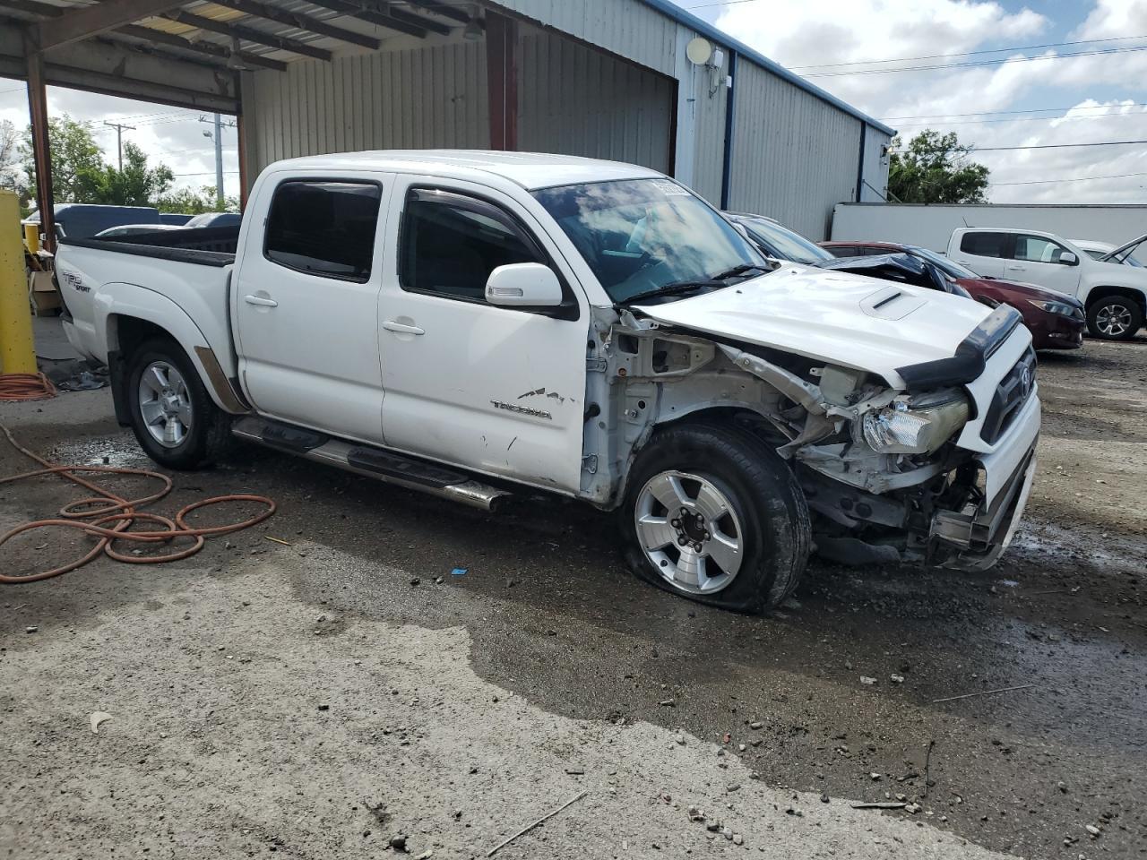 2013 TOYOTA TACOMA DOU - Image 4