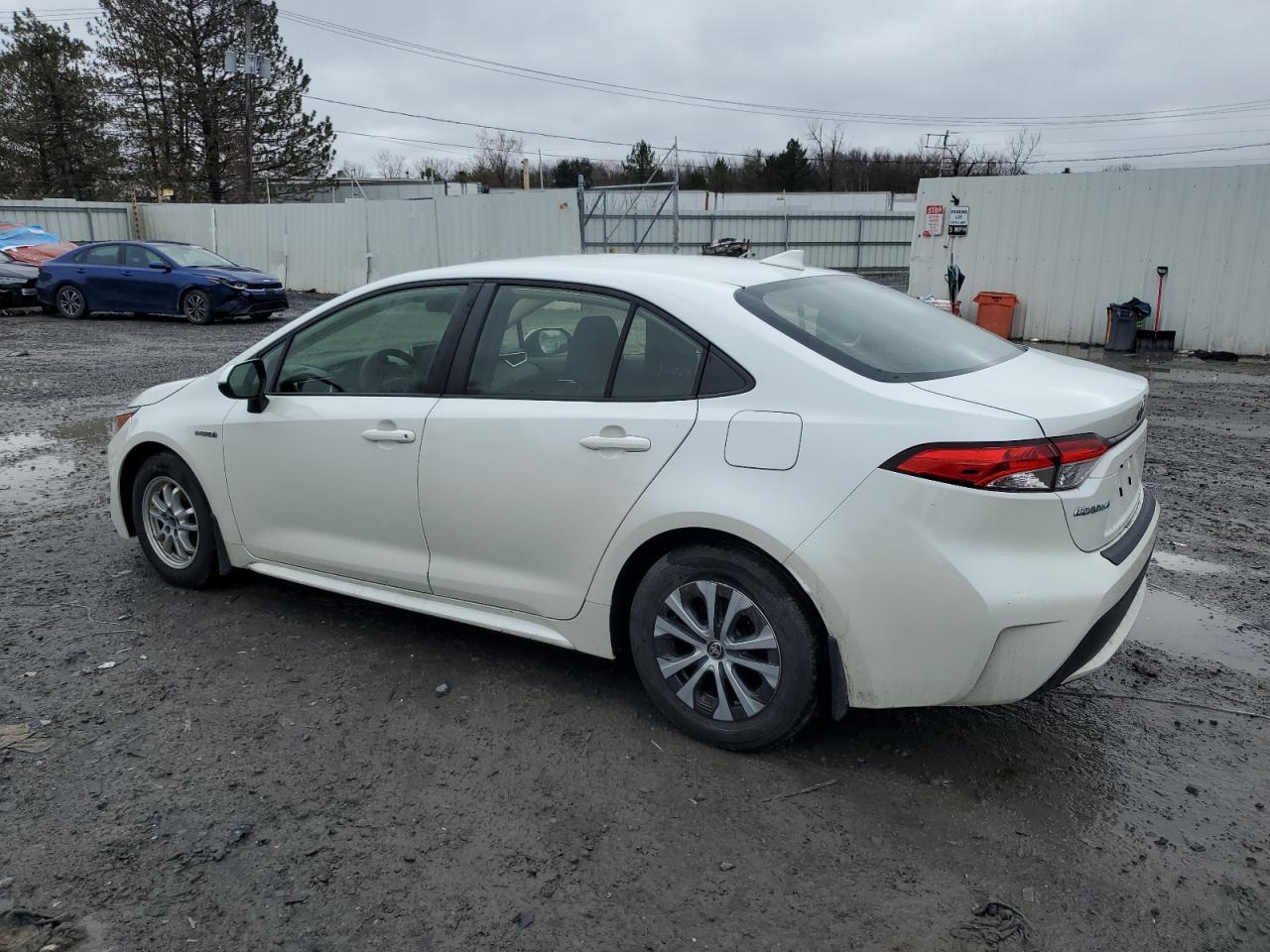 2021 TOYOTA COROLLA LE - Image 2