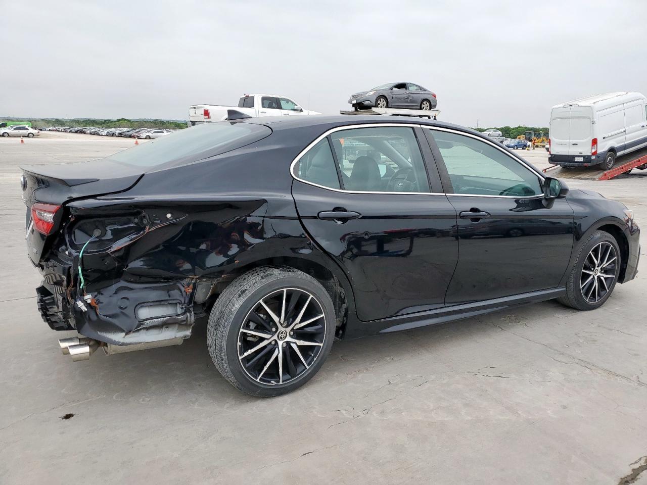 2021 TOYOTA CAMRY SE - Image 3