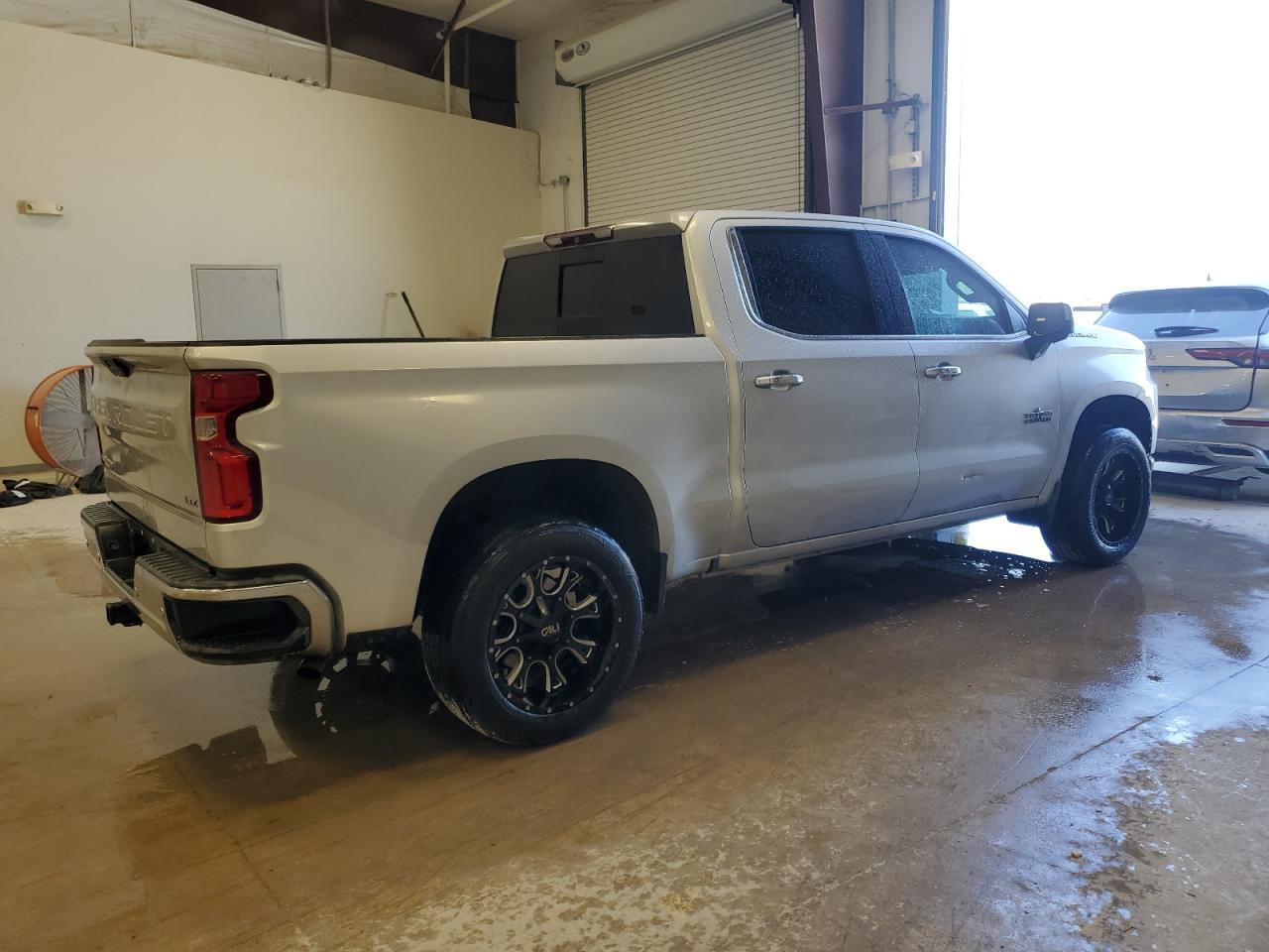 2019 CHEVROLET SILVERADO - Фото 3