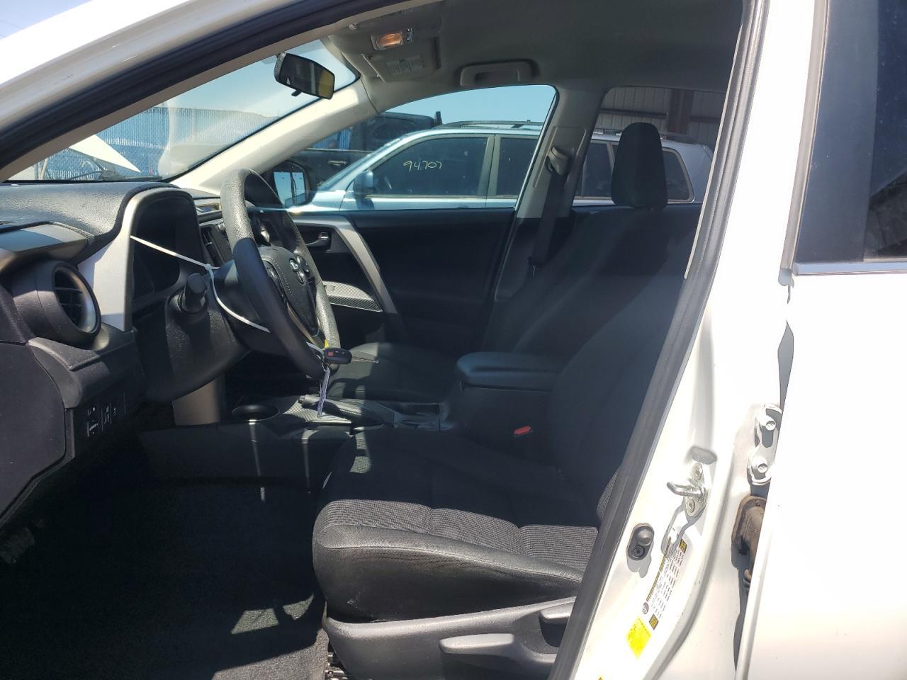 2014 TOYOTA RAV4 LE - Фото 7