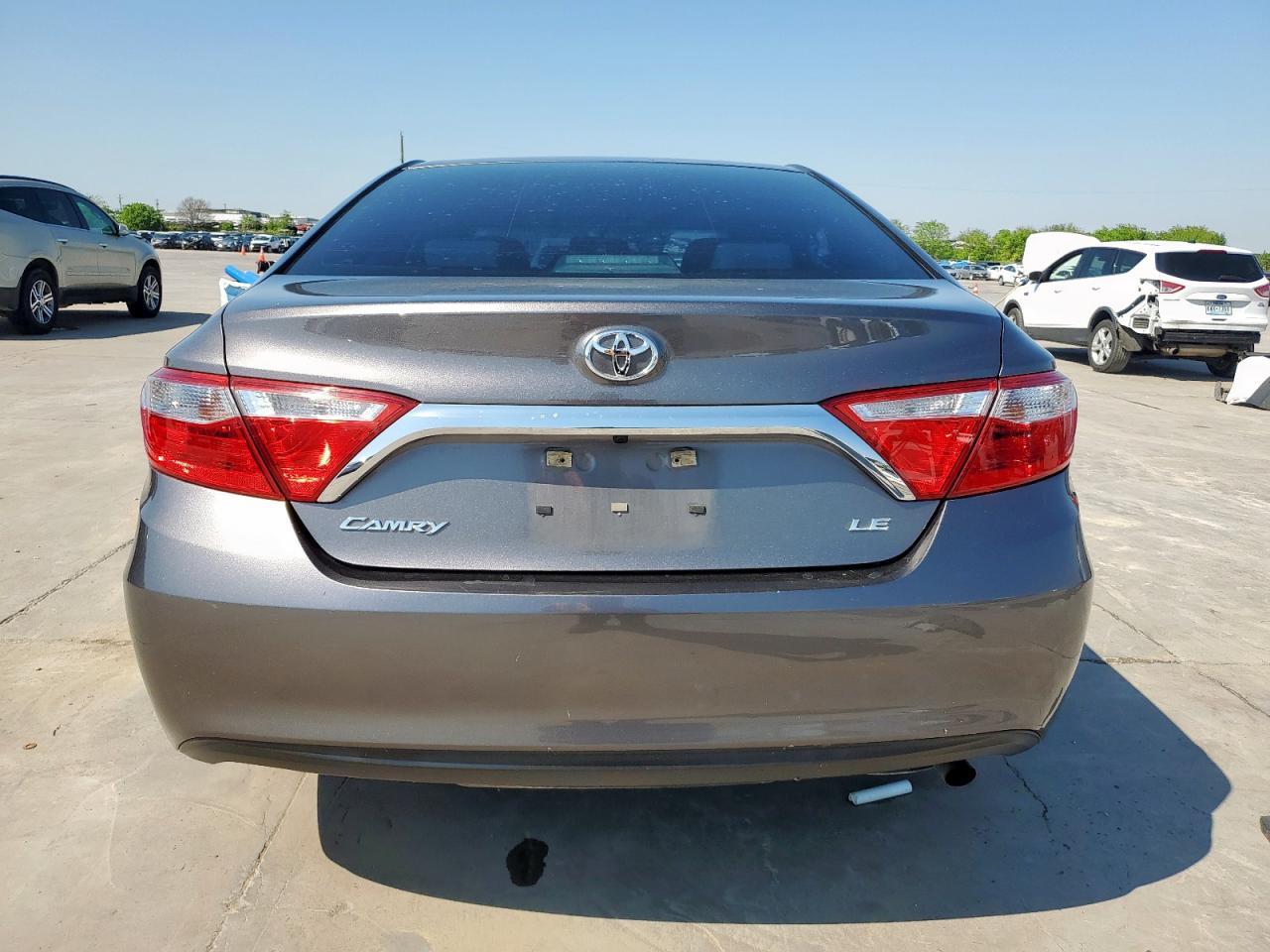 2017 TOYOTA CAMRY LE - Фото 6