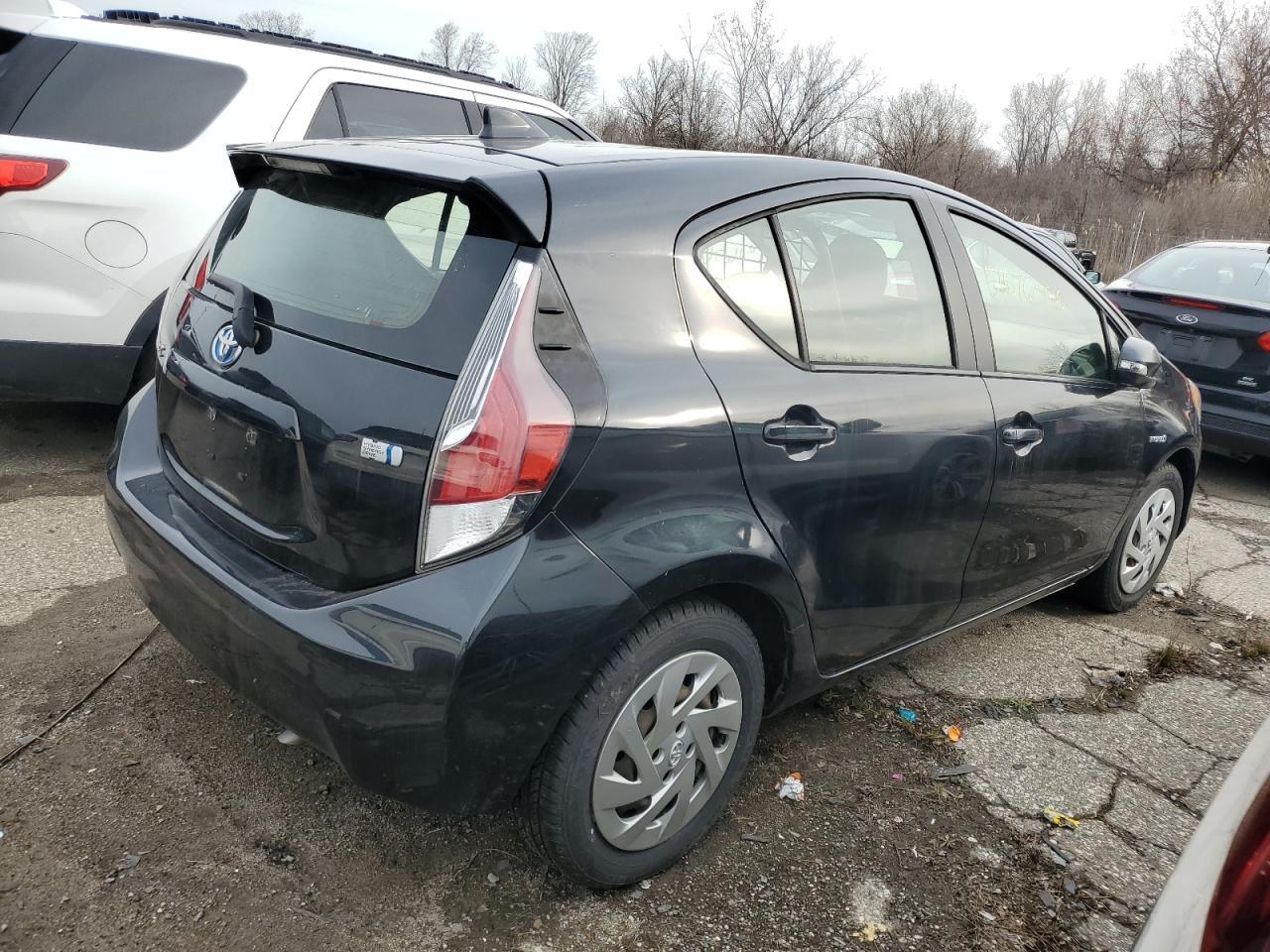 2016 TOYOTA PRIUS C - Image 3