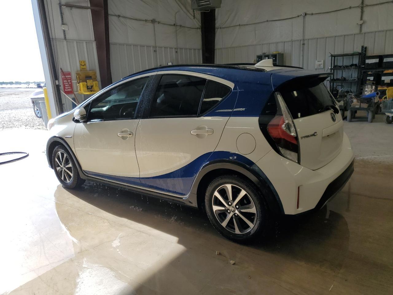 2018 TOYOTA PRIUS C - Фото 2