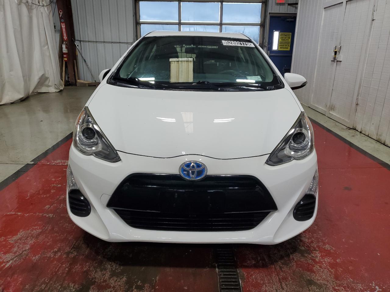 2016 TOYOTA PRIUS C - Фото 5