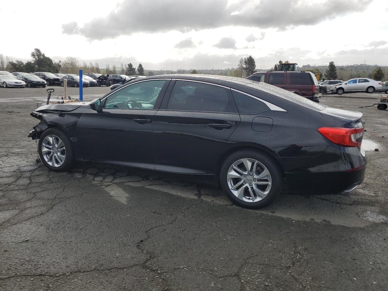2018 HONDA ACCORD LX - Image 2