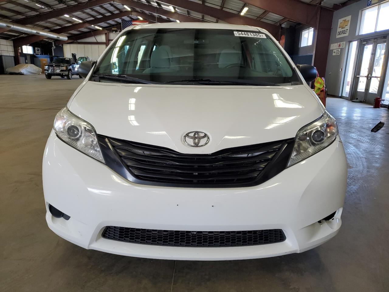 2015 TOYOTA SIENNA - Фото 5
