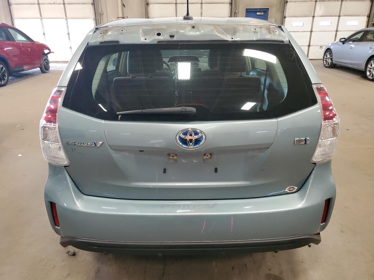 2017 TOYOTA PRIUS V - Фото 6