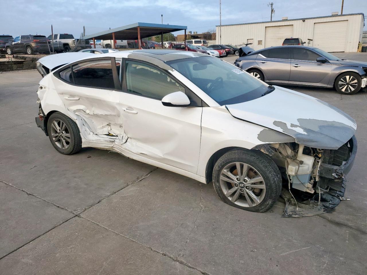 2018 HYUNDAI ELANTRA SE - Image 4
