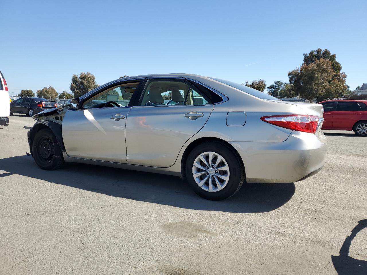 2016 TOYOTA CAMRY LE - Image 2