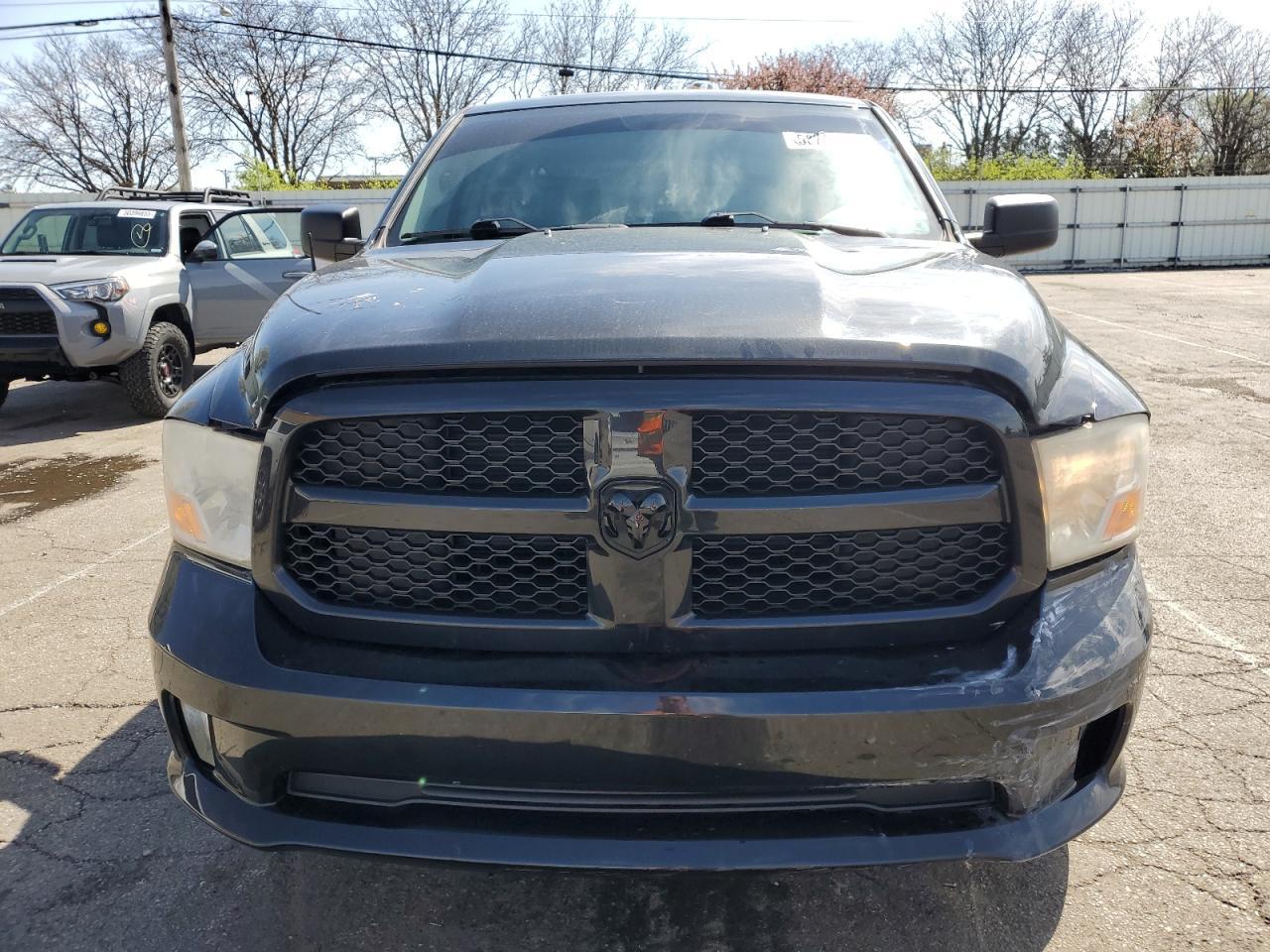 2017 RAM 1500 ST - Image 5