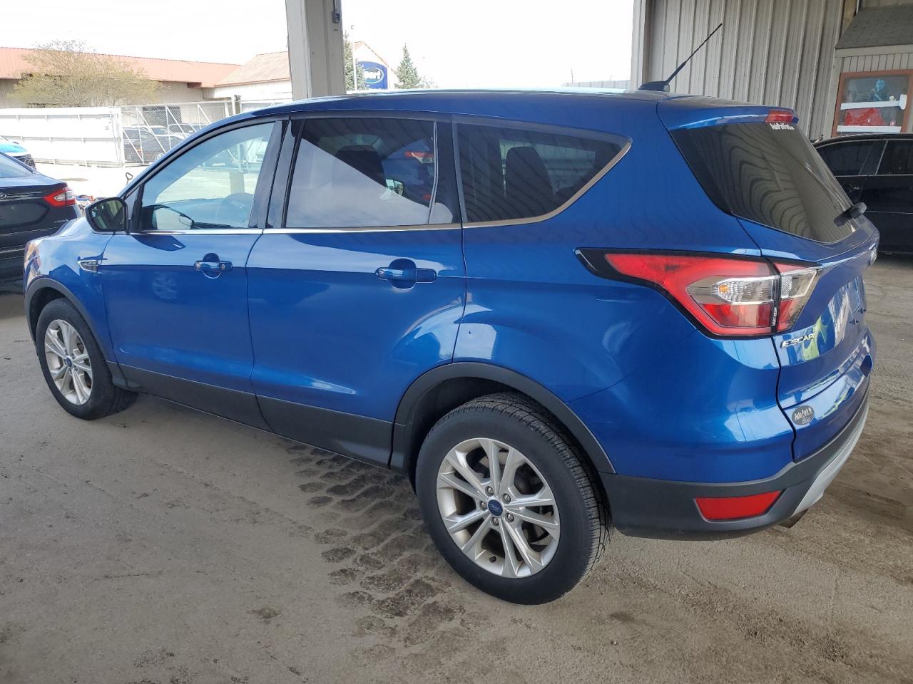 2017 FORD ESCAPE SE - Фото 2