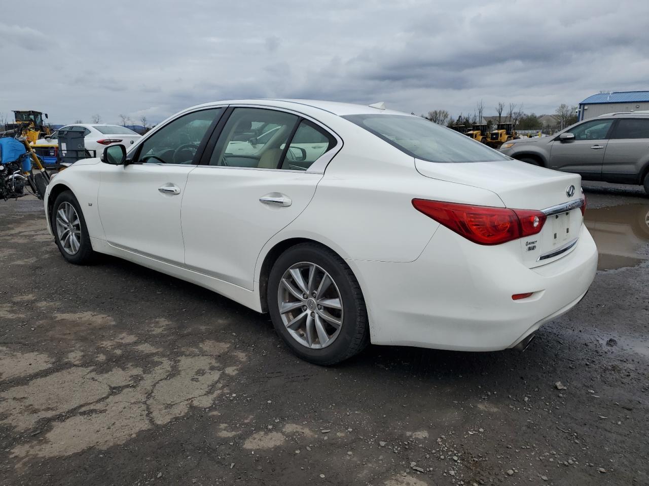 2014 INFINITI Q50 BASE - Image 2