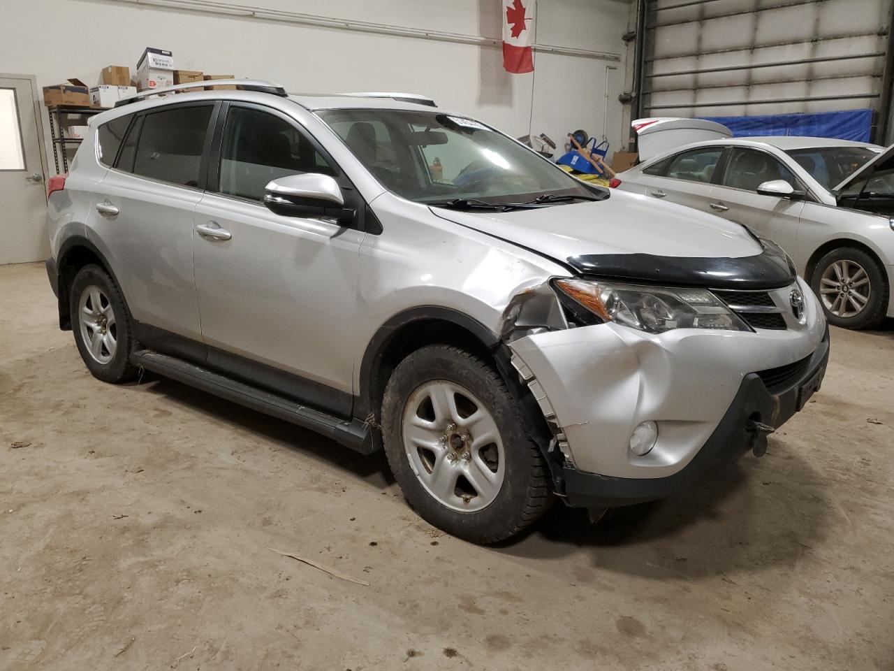 2015 TOYOTA RAV4 XLE - Фото 4