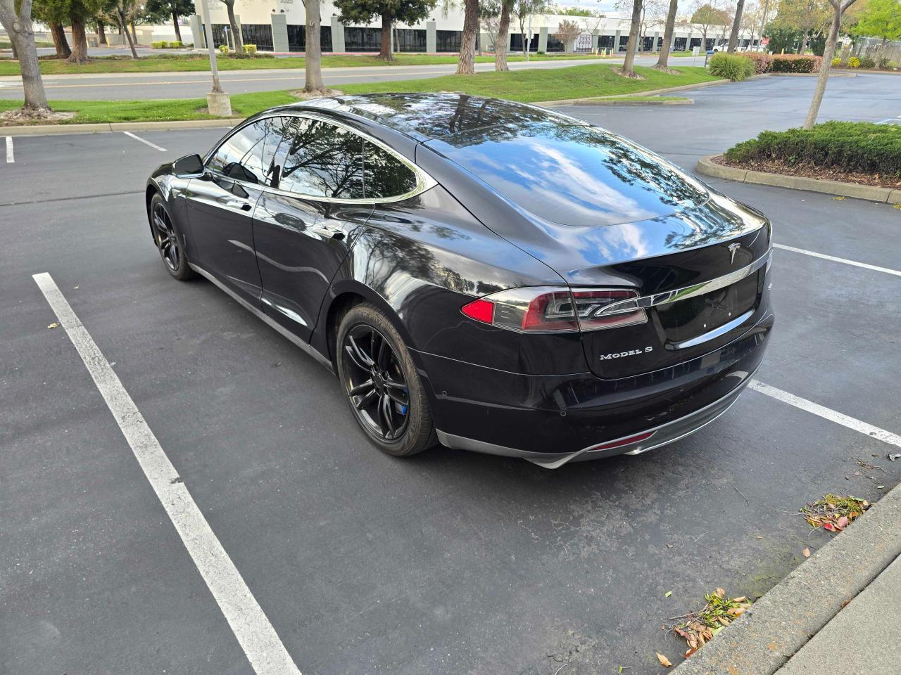 2015 TESLA MODEL S 70 - Image 3