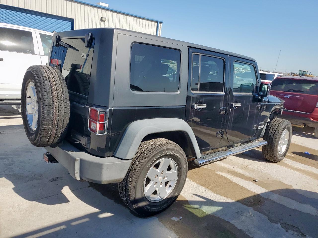 2010 JEEP WRANGLER U - Image 3
