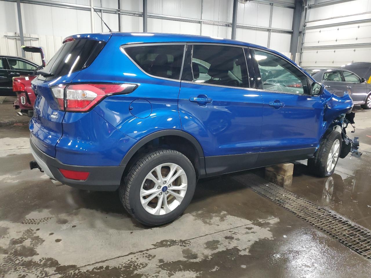 2017 FORD ESCAPE SE - Фото 3