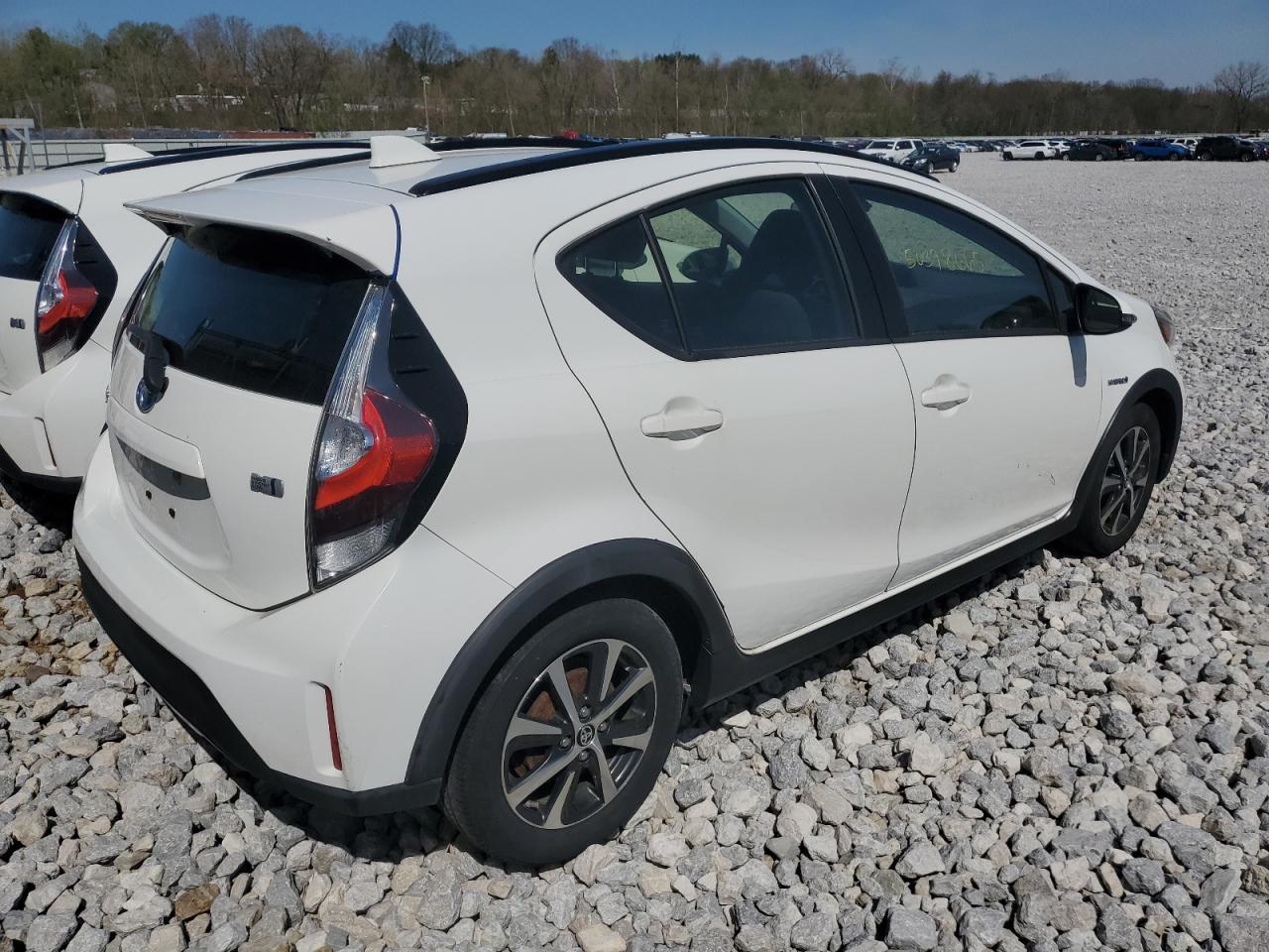 2018 TOYOTA PRIUS C - Image 3