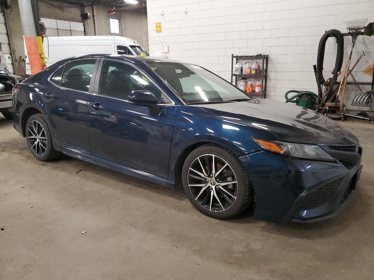 2021 TOYOTA CAMRY SE - Фото 4
