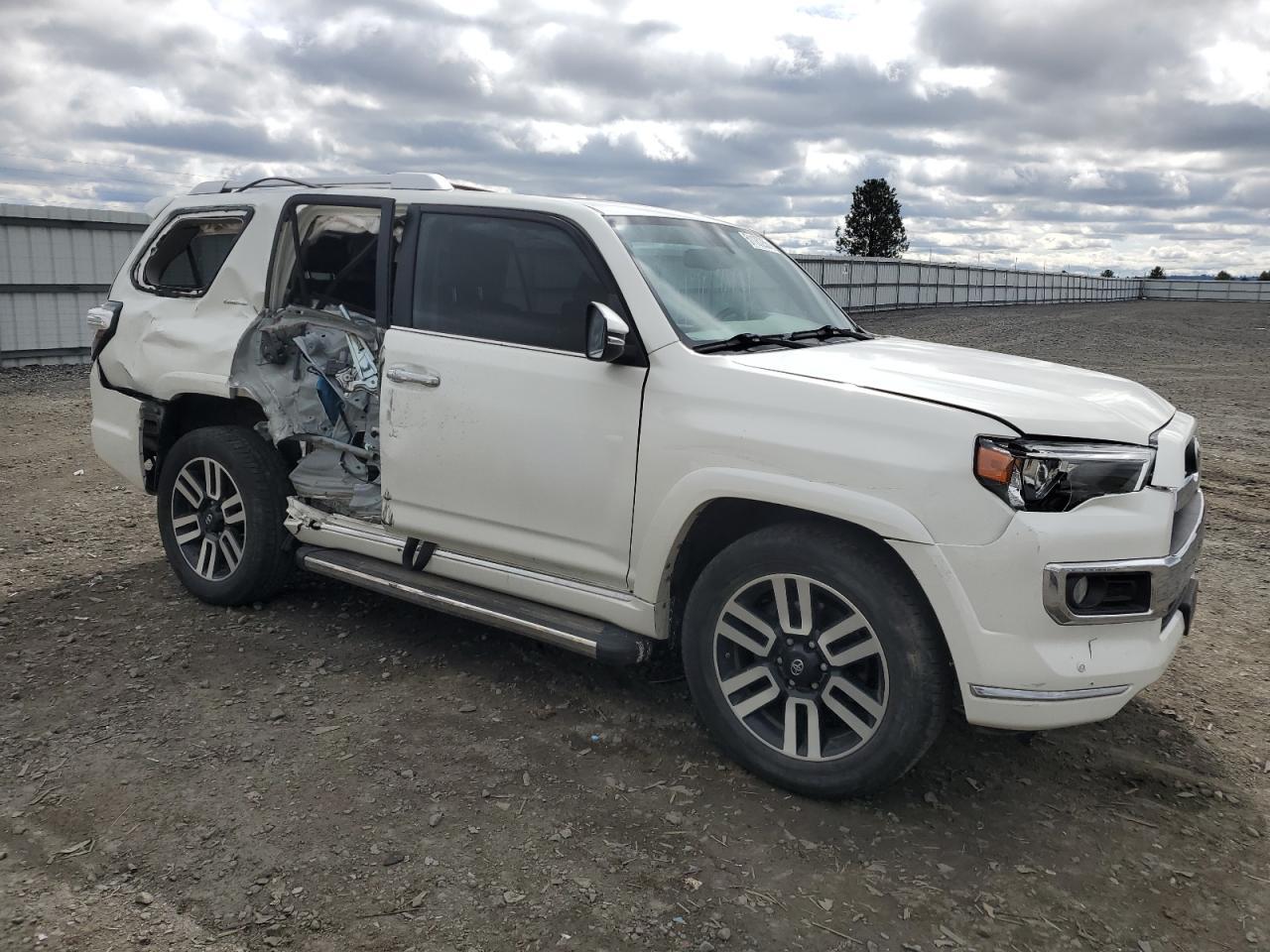 2019 TOYOTA 4RUNNER SR - Фото 4